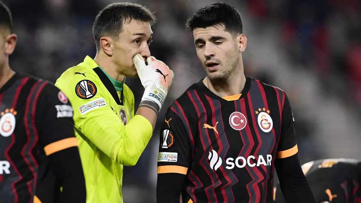 Morata se desmarca de los ama?os