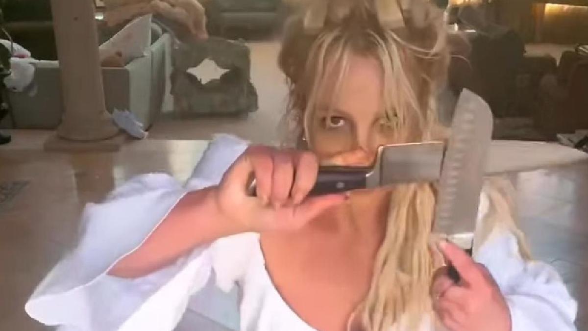 La policía se presenta en la casa de Britney Spears tras su alarmante vídeo con cuchillos.