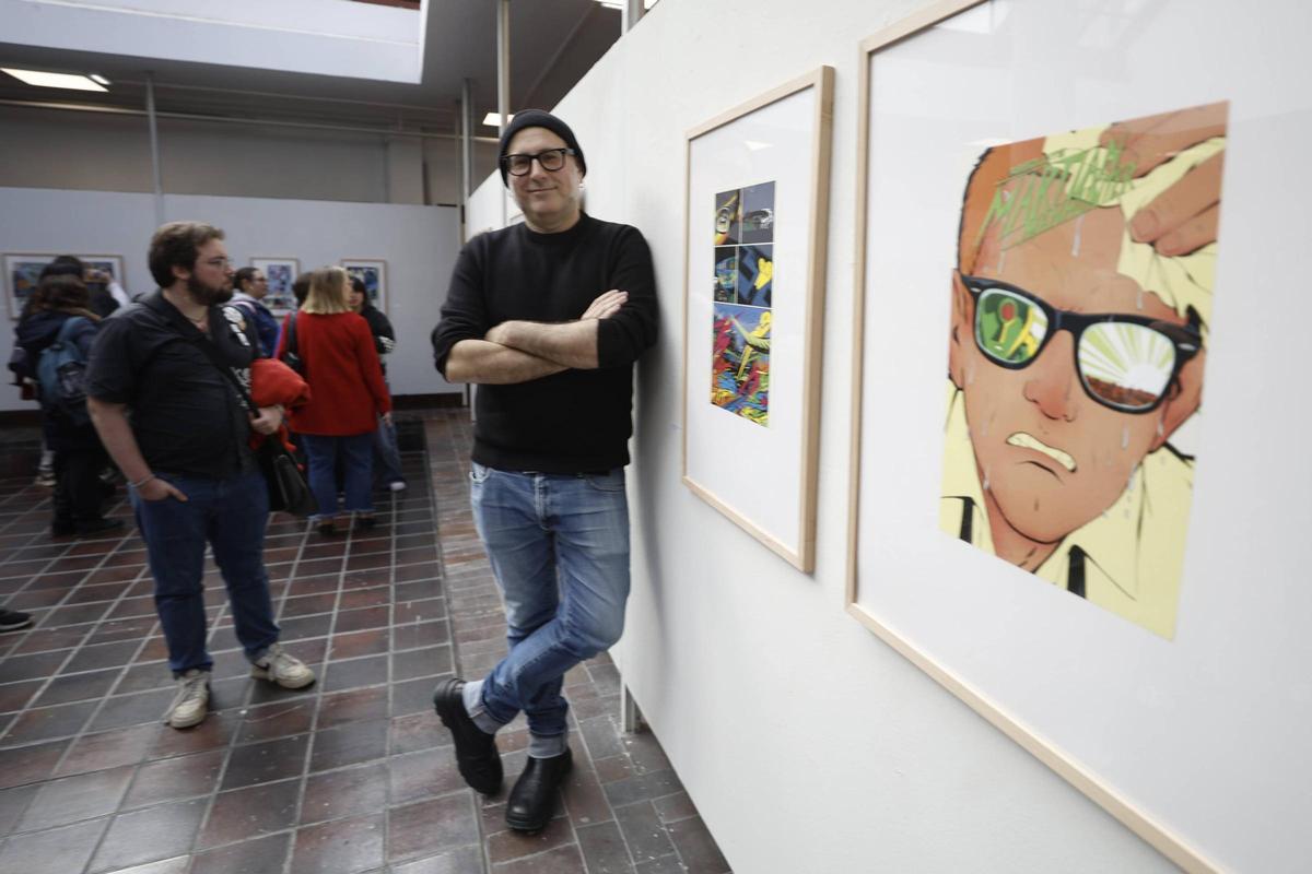 Javier Rodriguez, en la exposición que le dedica la Escuela de Arte de Oviedo.
