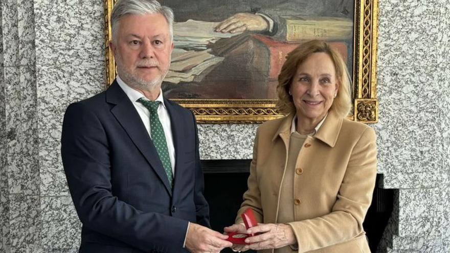 Medalla de la Fundación Barrié a su interventor durante 40 años