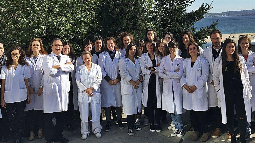 Miembros del Grupo de Investigación de Reumatología del Inibic coruñés, en una fotografía de archivo tomada antes de la pandemia.