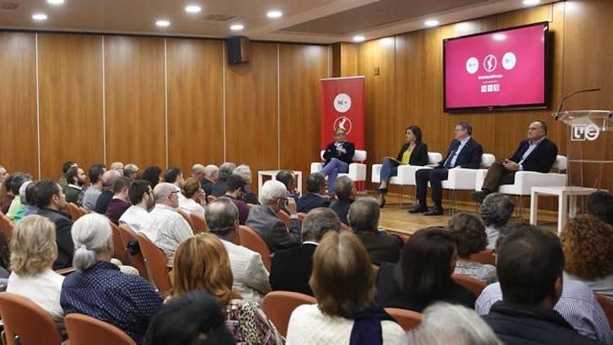 Debate cruzado sobre banderas sí o no