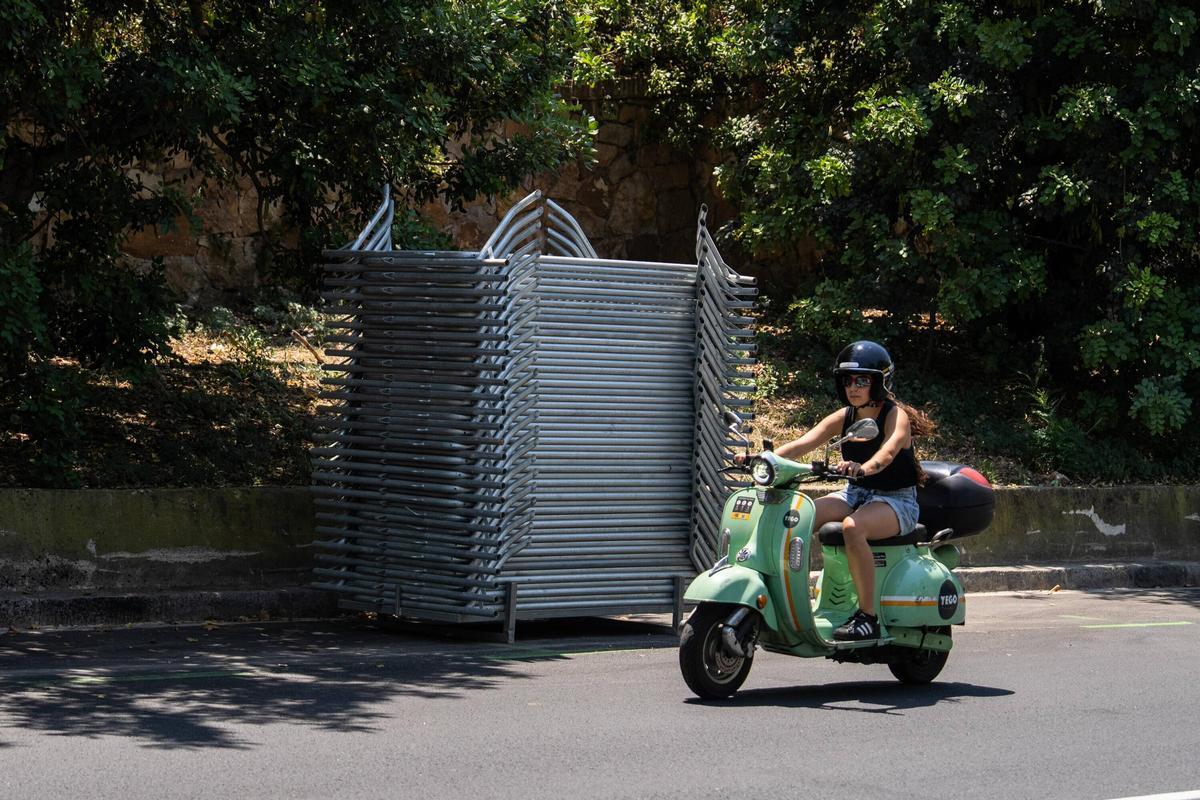 Las calles de Barcelona calientan motores para el Tour de Francia: tendrán casi 40.000 vallas de protección