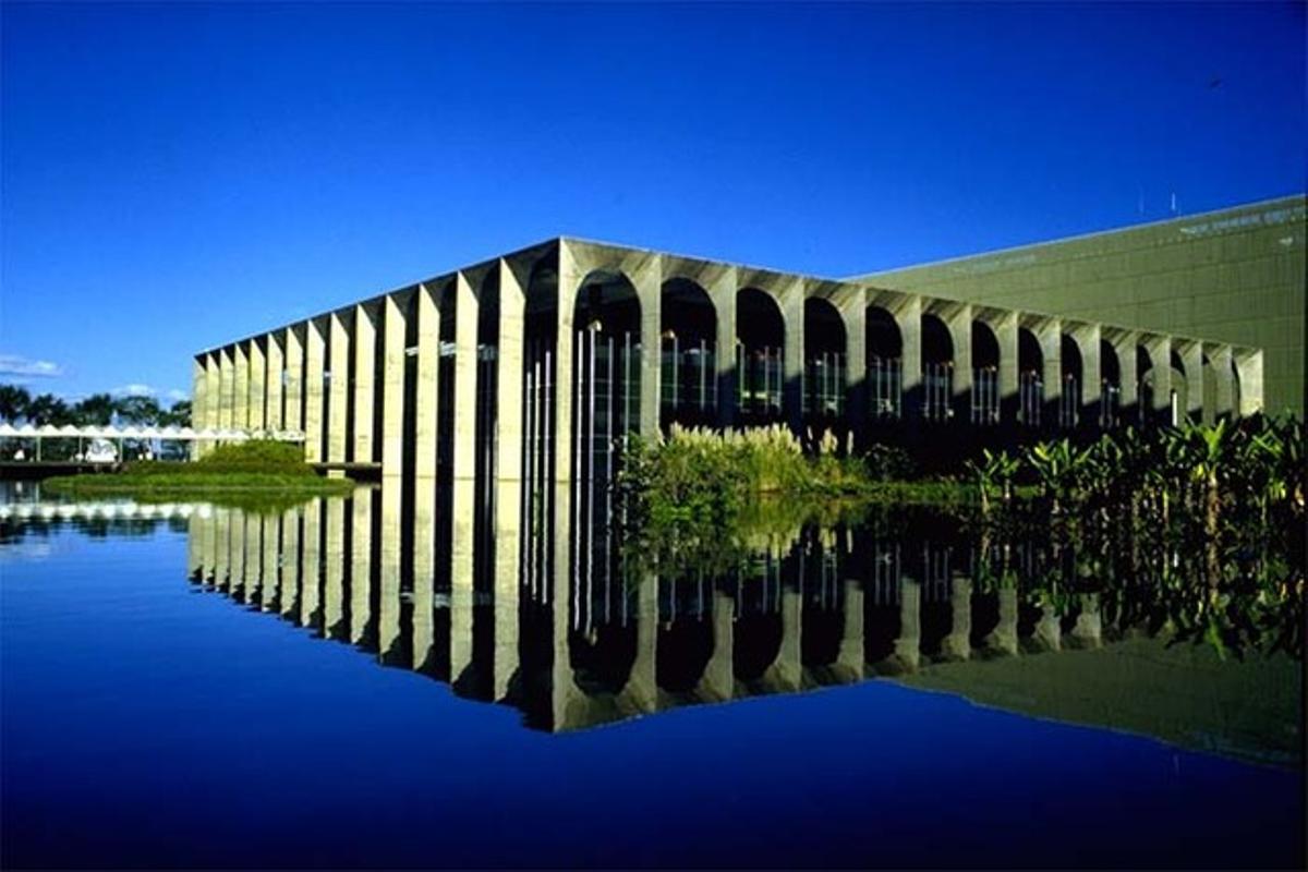 Palacio Itamaraty en Brasilia, diseñado por el arquitecto Niemeyer.