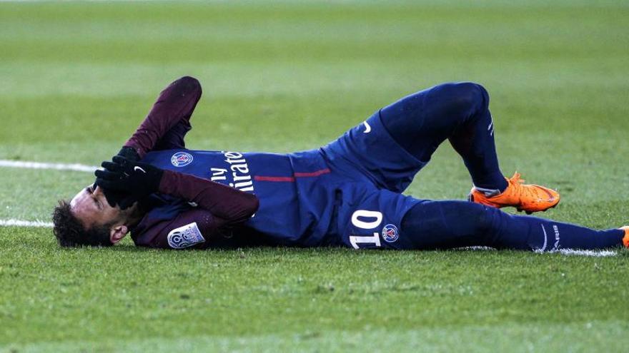 El PSG juega al despiste con la lesión de Neymar