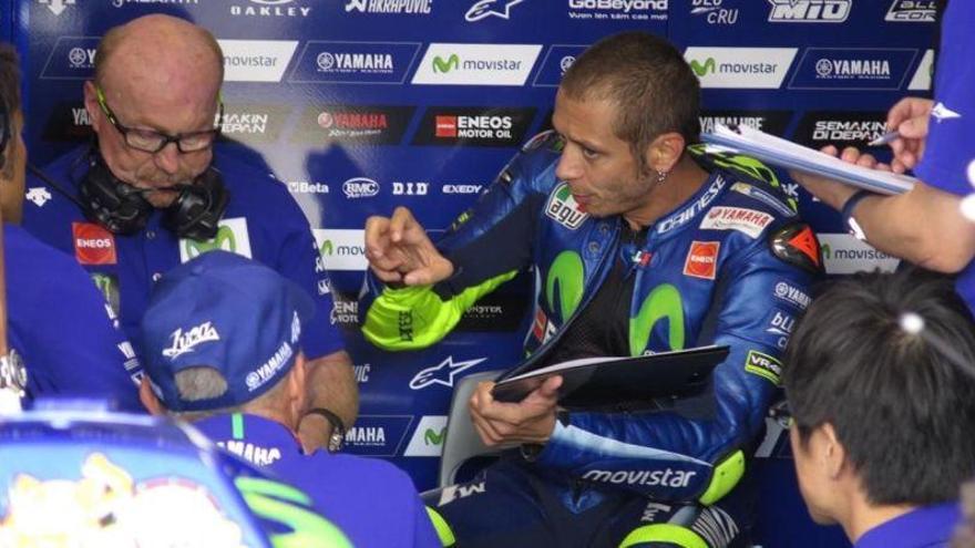 Rossi sigue sumando fracasos en los GP con cambio de moto