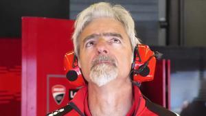 Gigi DallIgna observa los monitores, el pasado fin de semana, en el circuito de Misano Adriático.