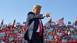 zentauroepp55500237 topshot   us president donald trump arrives for a rally at t201020185414