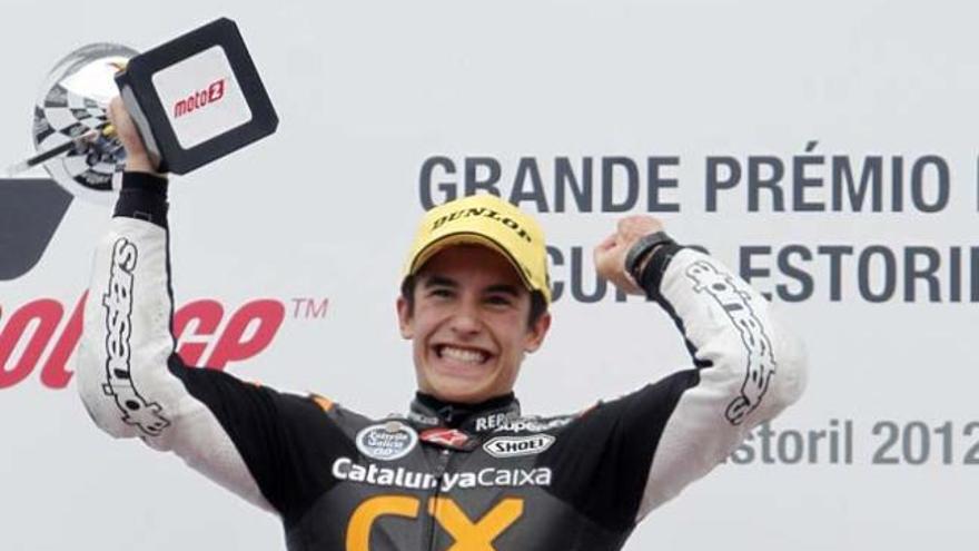 Márquez se impone en Moto2 por delante de Espargaró