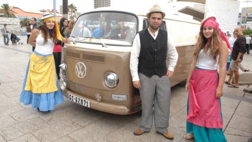 Exposición de coches antiguos en Santa Catalina