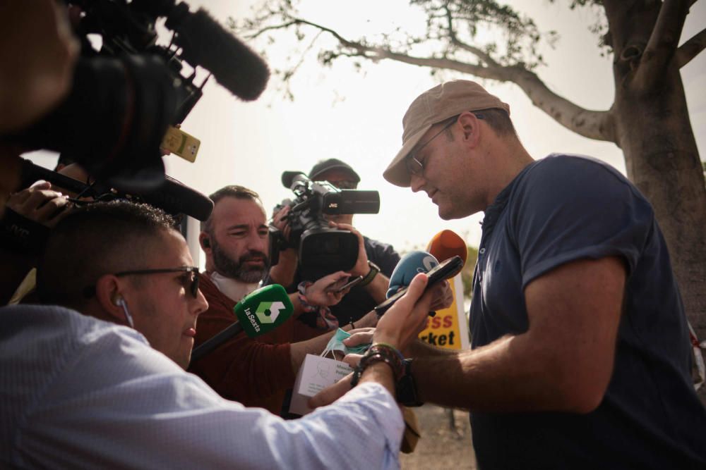 Crónica ambiente en los exteriores del H10 de Adeje Coronavirus  | 25/02/2020 | Fotógrafo: Andrés Gutiérrez Taberne