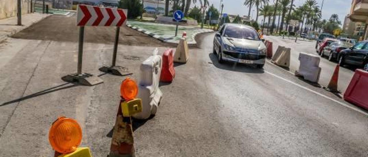 Imagen de la avenida de Marqués de Molins, que continúa cerrada parcialmente al tráfico.