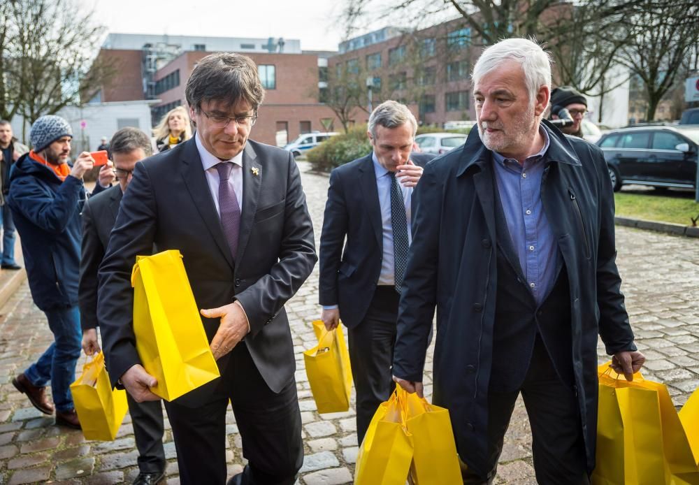 Puigdemont visita la presó alemanya de Neumünster