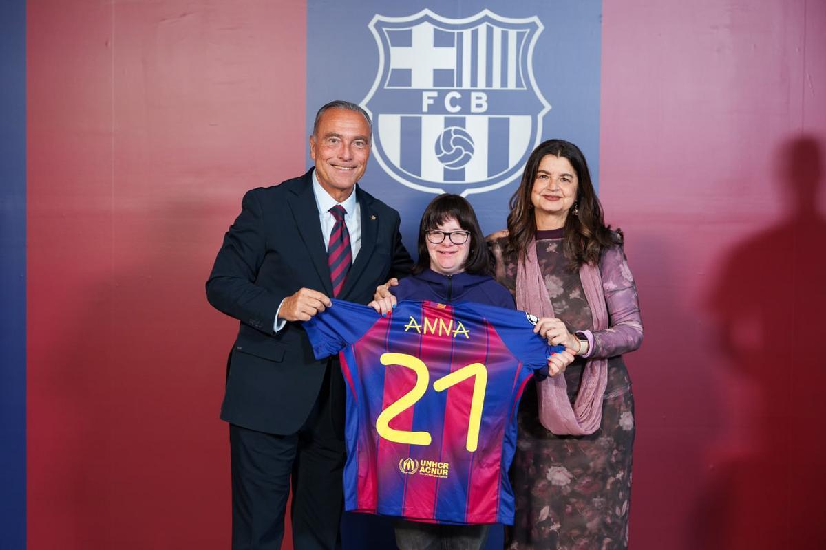 Anna Vives, en el palco presidencial con Rafa Yuste