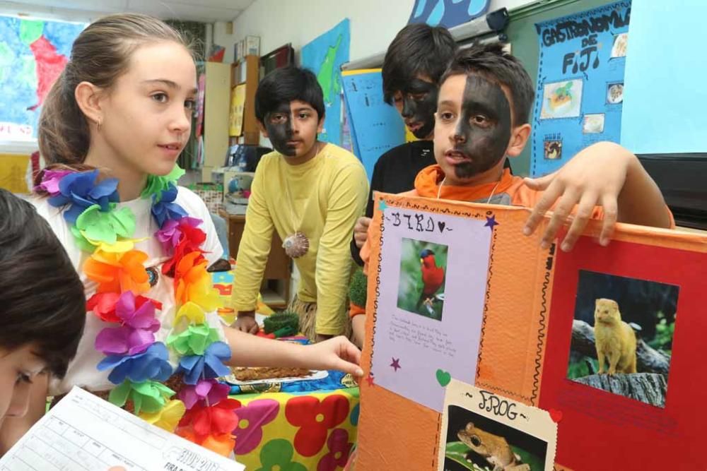 Los escolares ejercieron de anfitriones con sus propios compañeros