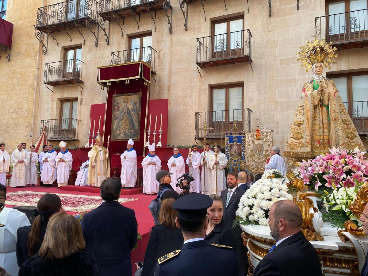La misa que tuvo lugar en la Plaça Baix