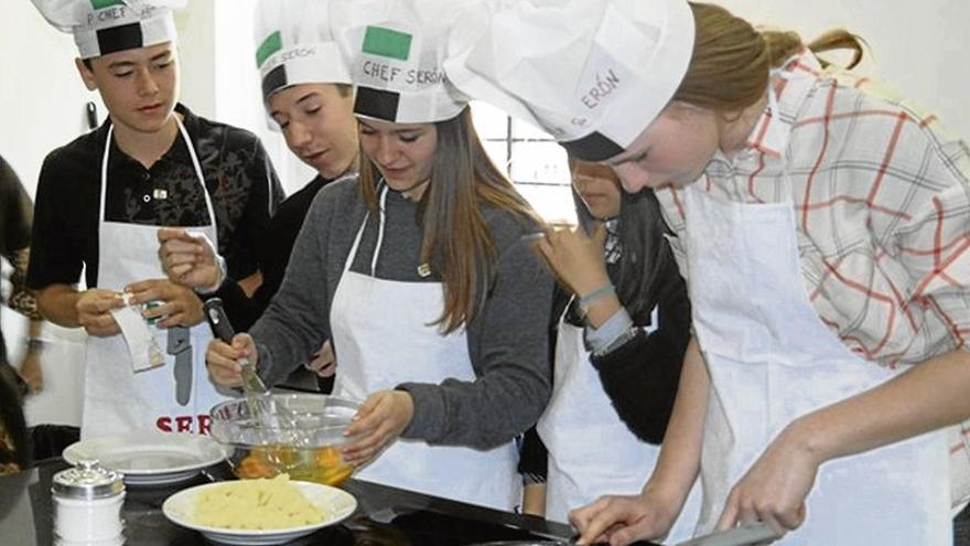 Alumnos galos aprenden los secretos de la tortilla