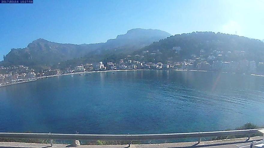 Ein Traum in Blau: die Bucht von Sóller am Donnerstagvormittag (16.3.).