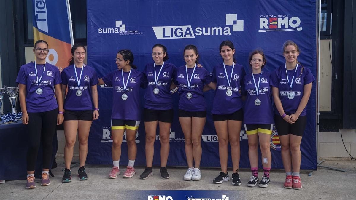 Las juveniles del Grau, en el podio autonómico tras la primera regata de la Liga SUMA