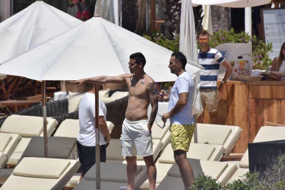 James Rodríguez, en un hotel de Ibiza