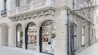 Arket abre en paseo de Gràcia: así es el desembarco en España de la marca 'premium' más 'cool' del grupo H&M