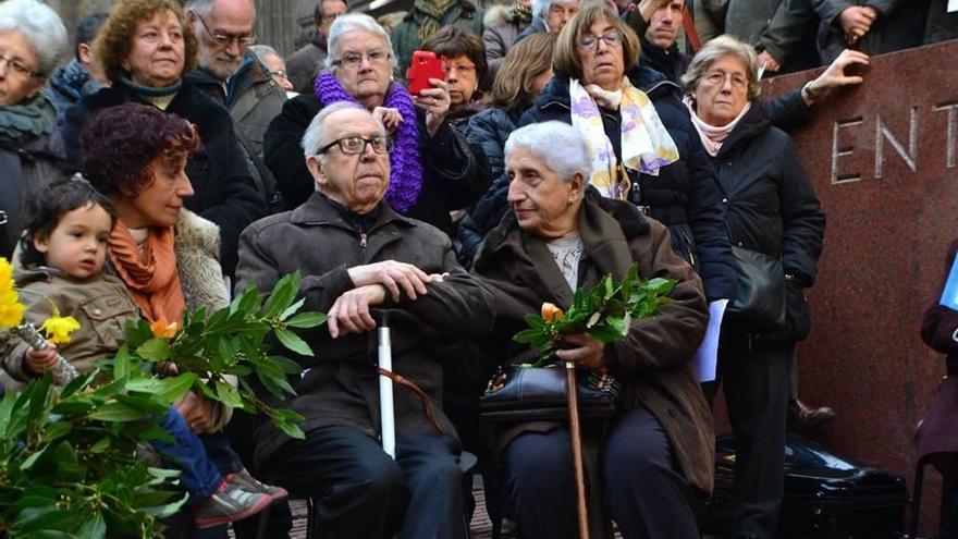 Nemesi Solà acompanyat de la seva família