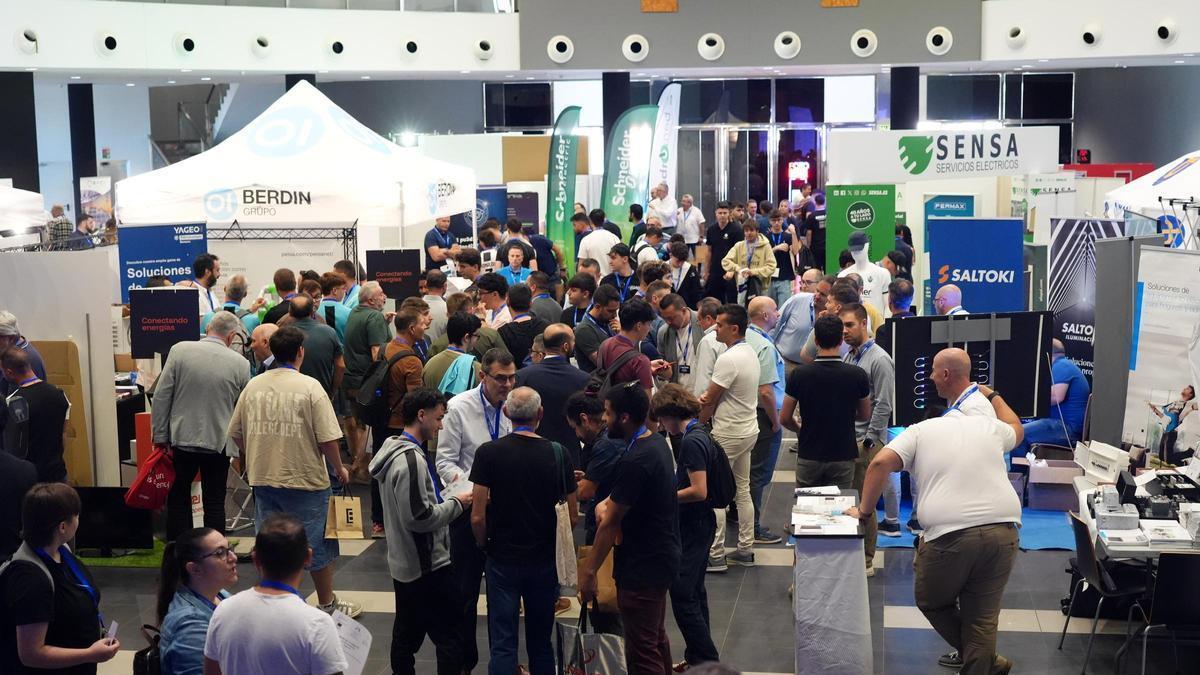 Vídeo: El sector eléctrico se cita en Castelló con récord de participación