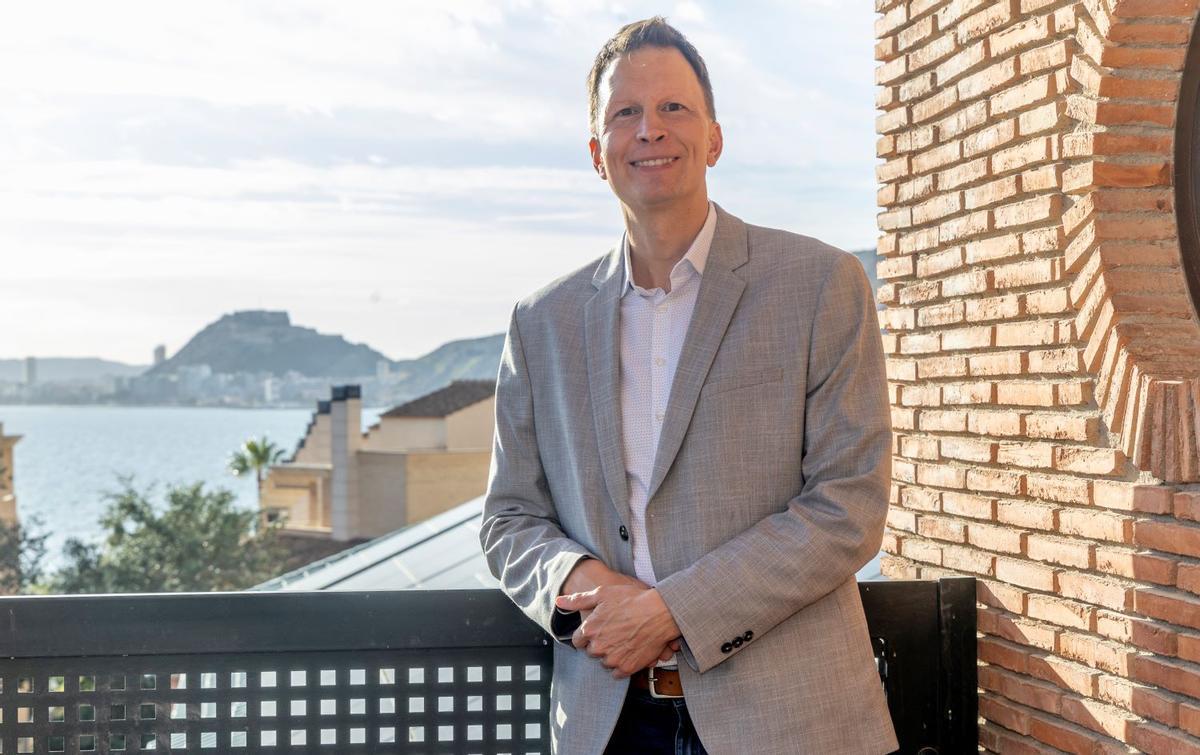 Lasse Rouhiainen, experto en IA, nos presenta su nuevo libro titulado: "Domina la IA antes de que ella te domine a ti"