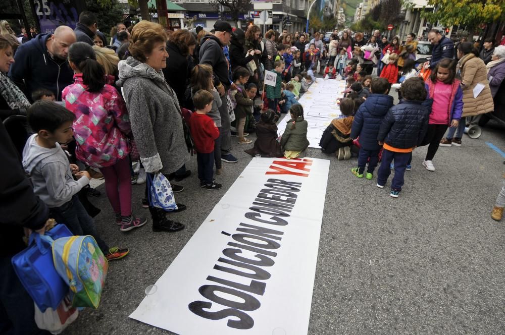 Protesta padres de alumnos de los colegios Liceo-Aniceto Sela