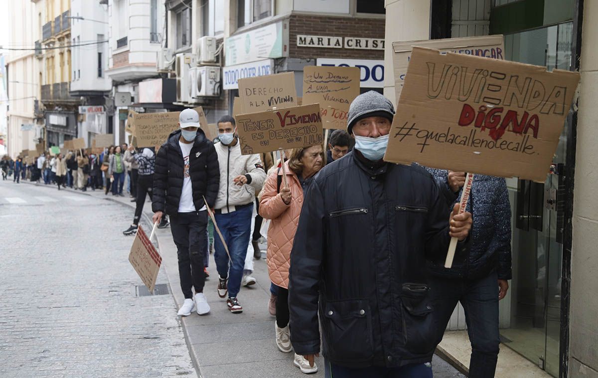 Las personas sin techo piden su derecho a tener un hogar