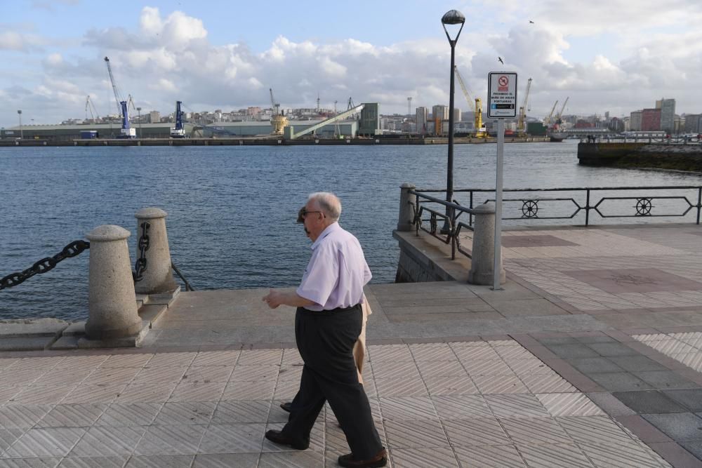 El Concello avanza que, pese al veto al baño, estudiará la posibilidad de habilitarlo en O Parrote siempre que lo permita la ley.