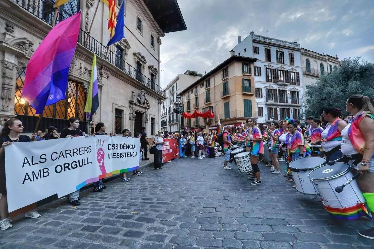 Pride Day 2026 auf Mallorca: Über 2.000 Menschen demonstrieren in Palma