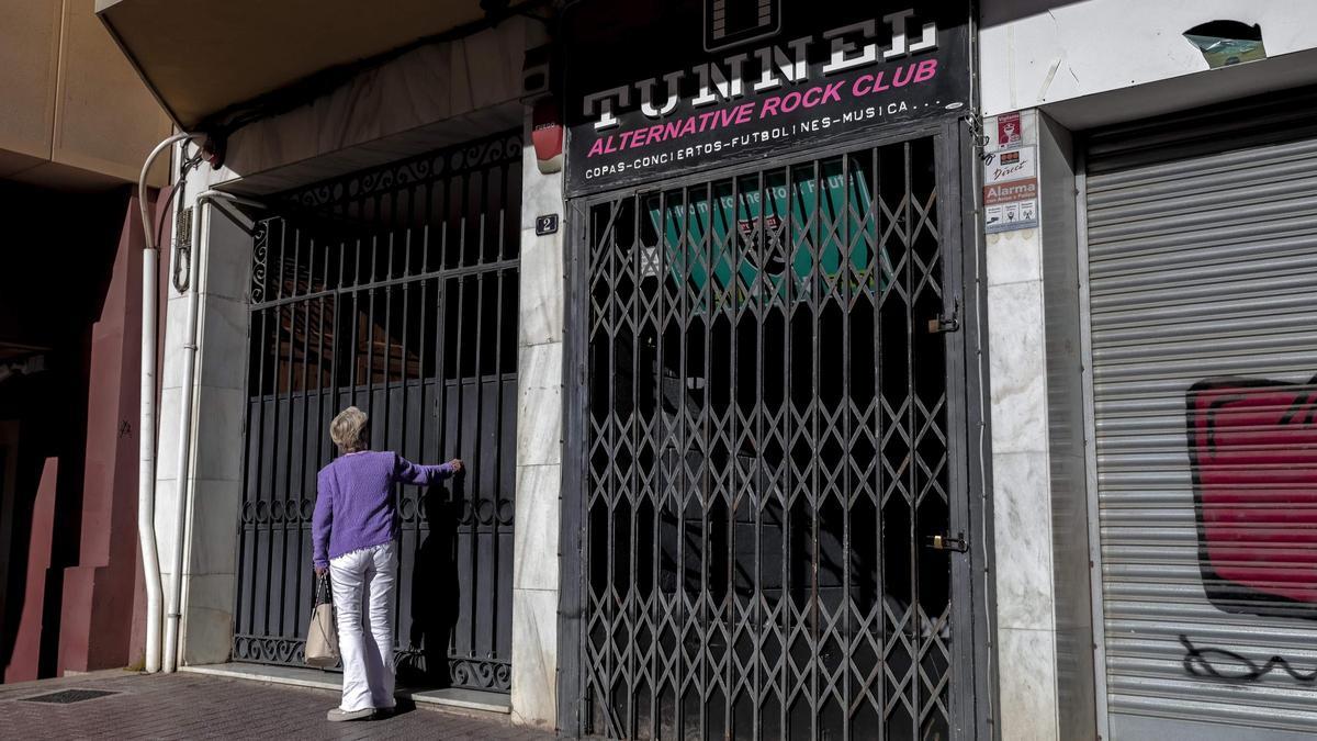 Exterior del pub Tunnel Rock Club en Gomila.