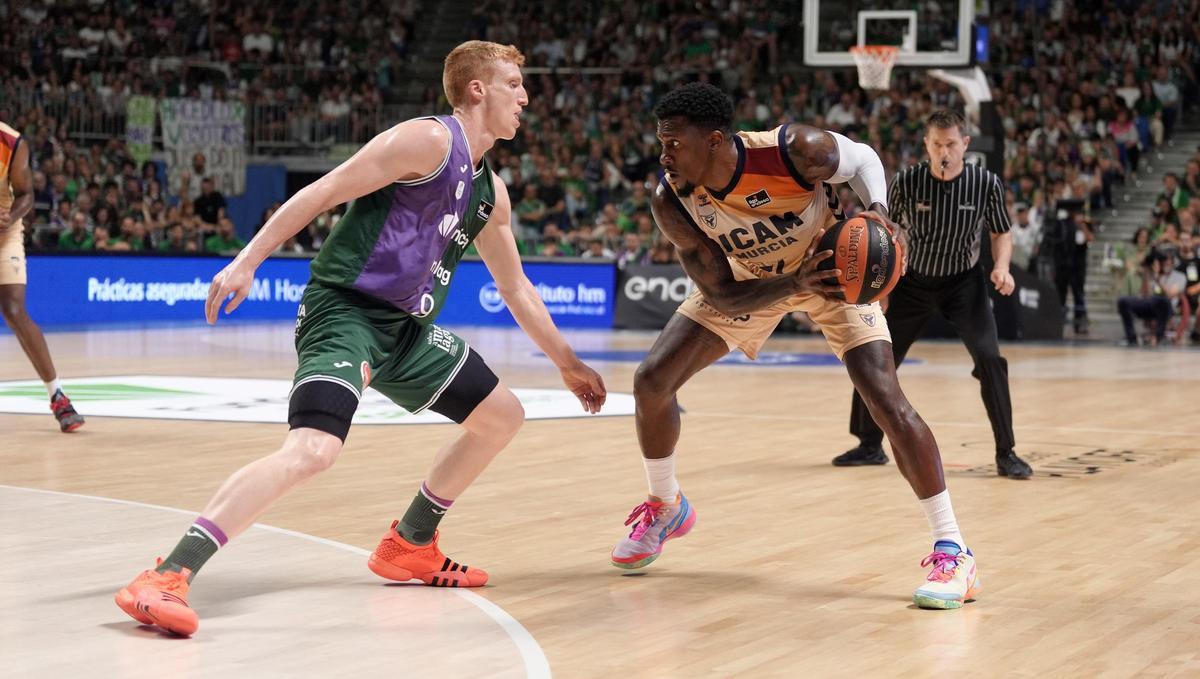 Play off ACB | Semifinales (5º partido): Unicaja - UCAM, en imágenes