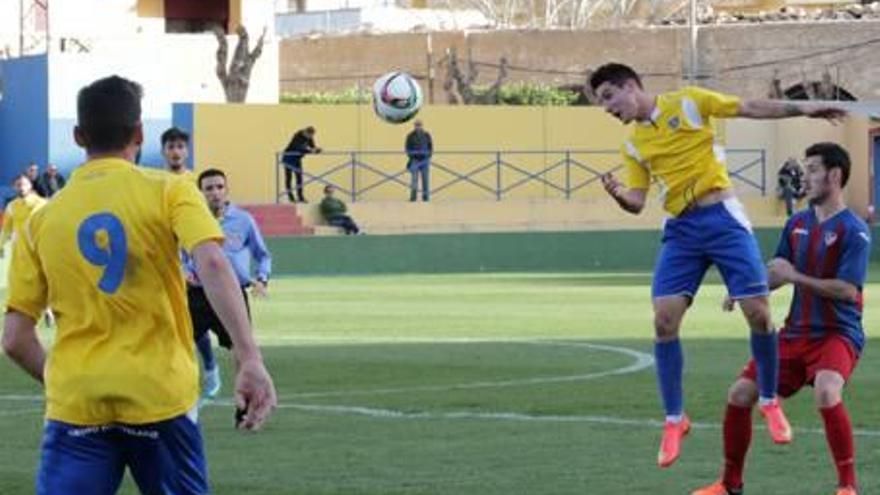 Un instante del partido del pasado domingo ante el Alzira.