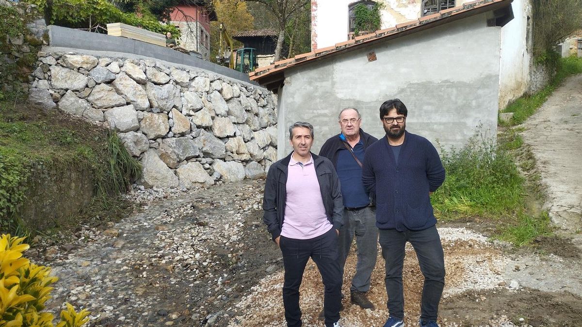 Por la izquierda, José Ramón Amor, José Prieto y Enrique Riestra en Riocaliente