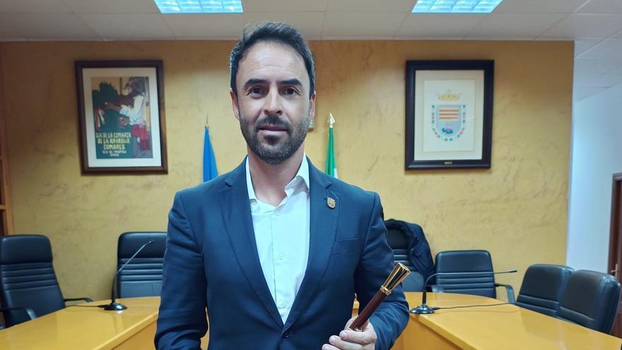 Prospera la moción de censura en Comares: cuatro ediles del PP convierten en alcalde al socialista José Miguel Ruiz