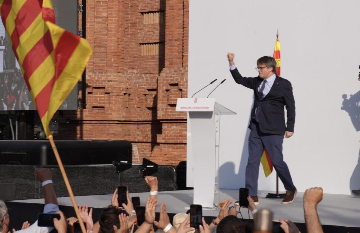 Puigdemont antes de su discurso