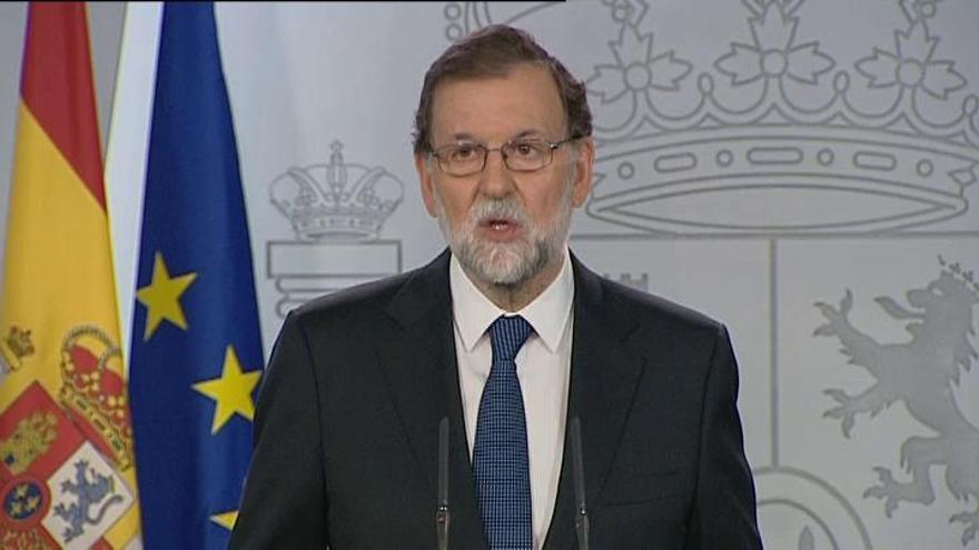 Rajoy convoca a todos los partidos a debatir la crisis en Cataluña