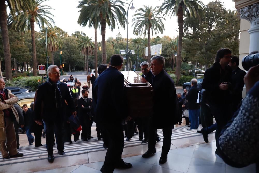 Capilla ardiente de Eugenio Chicano en el Ayuntamiento de Málaga.