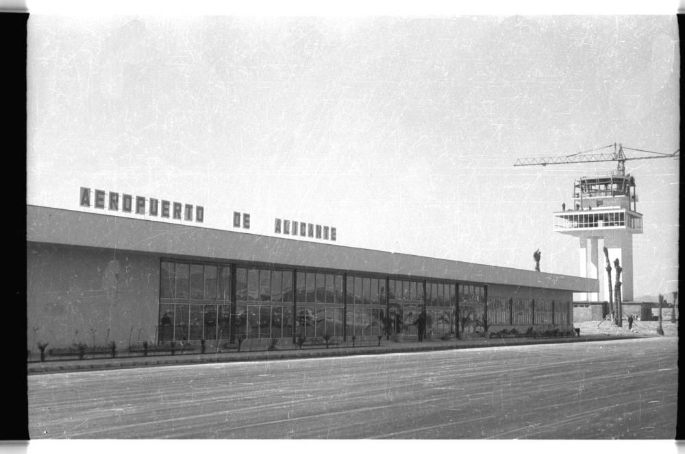 Inauguración del aeropuerto en 1967