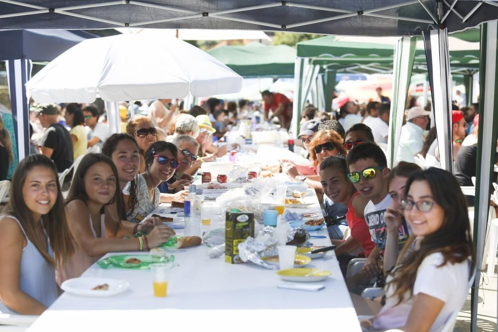 Comida en la calle de Corvera.