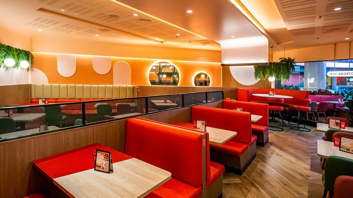 Vuelve y reabre en Asturias el querido restaurante de una famosa cadena especializada en brunch, hamburguesas y platos internacionales:  "Si ya eras fan de su carta, prepárate"