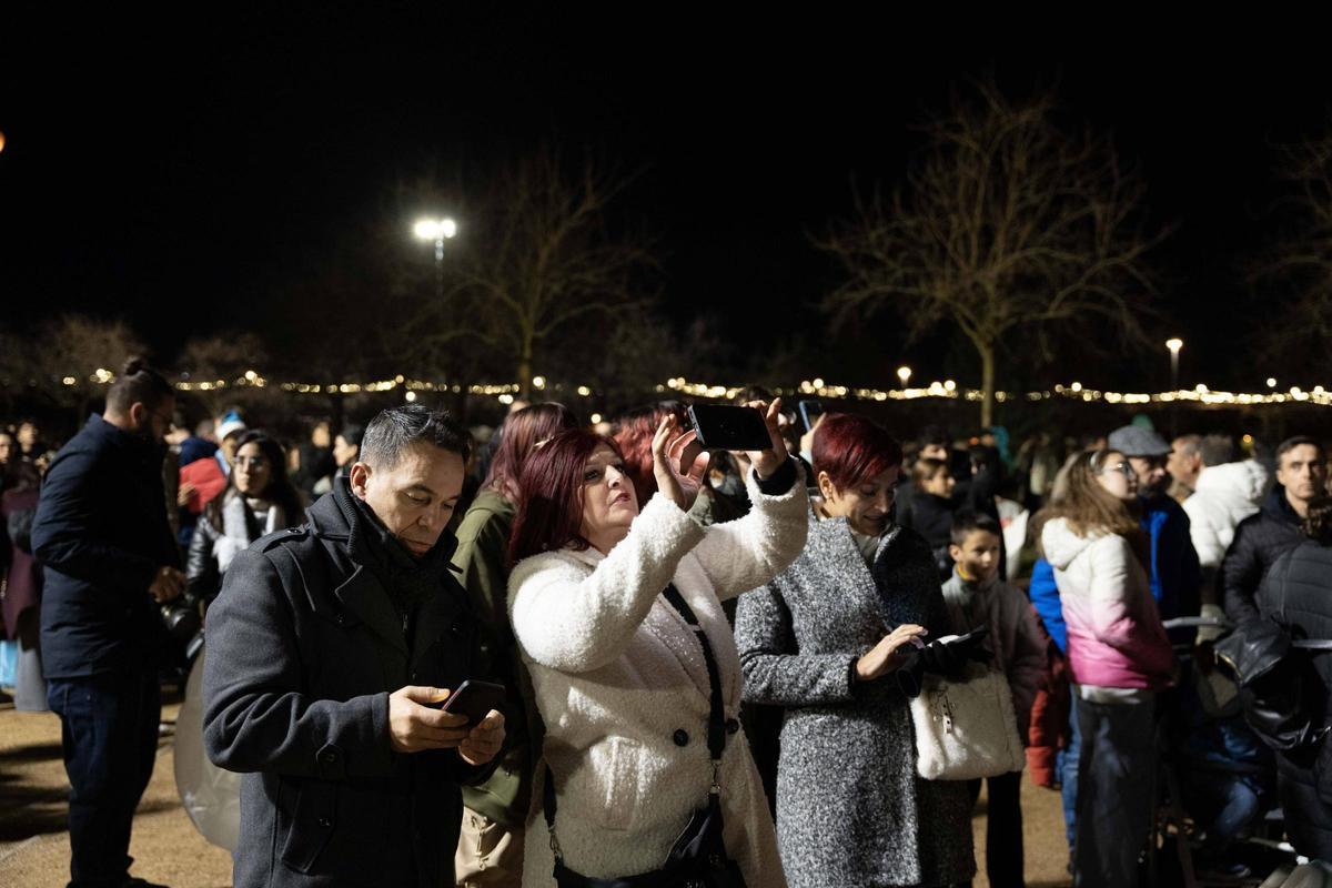 Fotogalería | Badajoz se vuelca un año más con la Noche de los Deseos a orillas del Guadiana