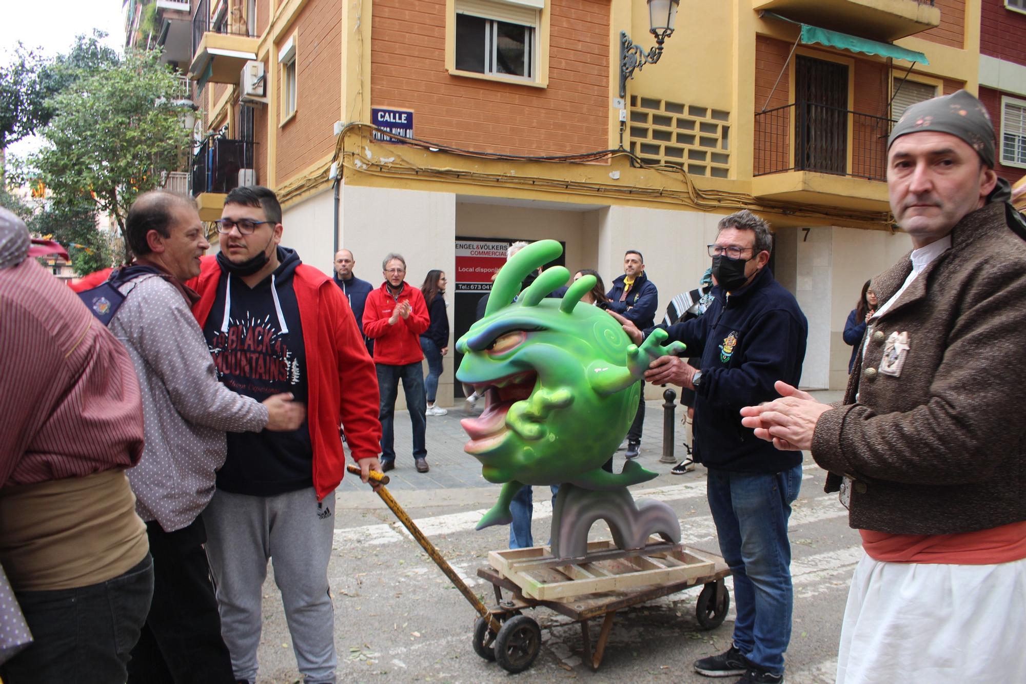 Desolación y solidaridad en la falla Manuel Candela-Av. Puerto