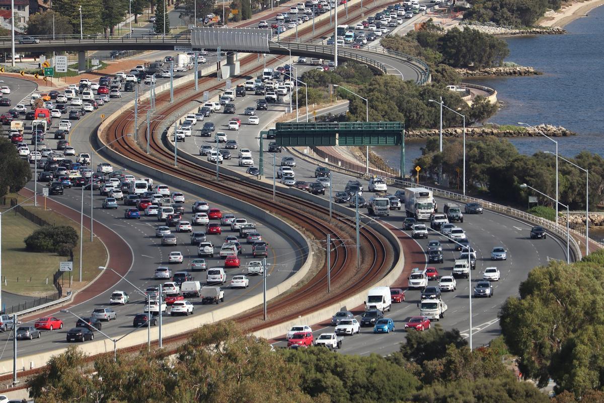 La DGT preveu 6,6 milions de desplaçaments durant el pont de Tots Sants