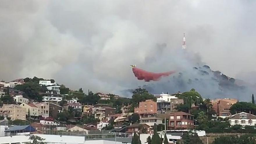 Un nuevo incendio afecta hoy a la sierra de Collserola, en Barcelona