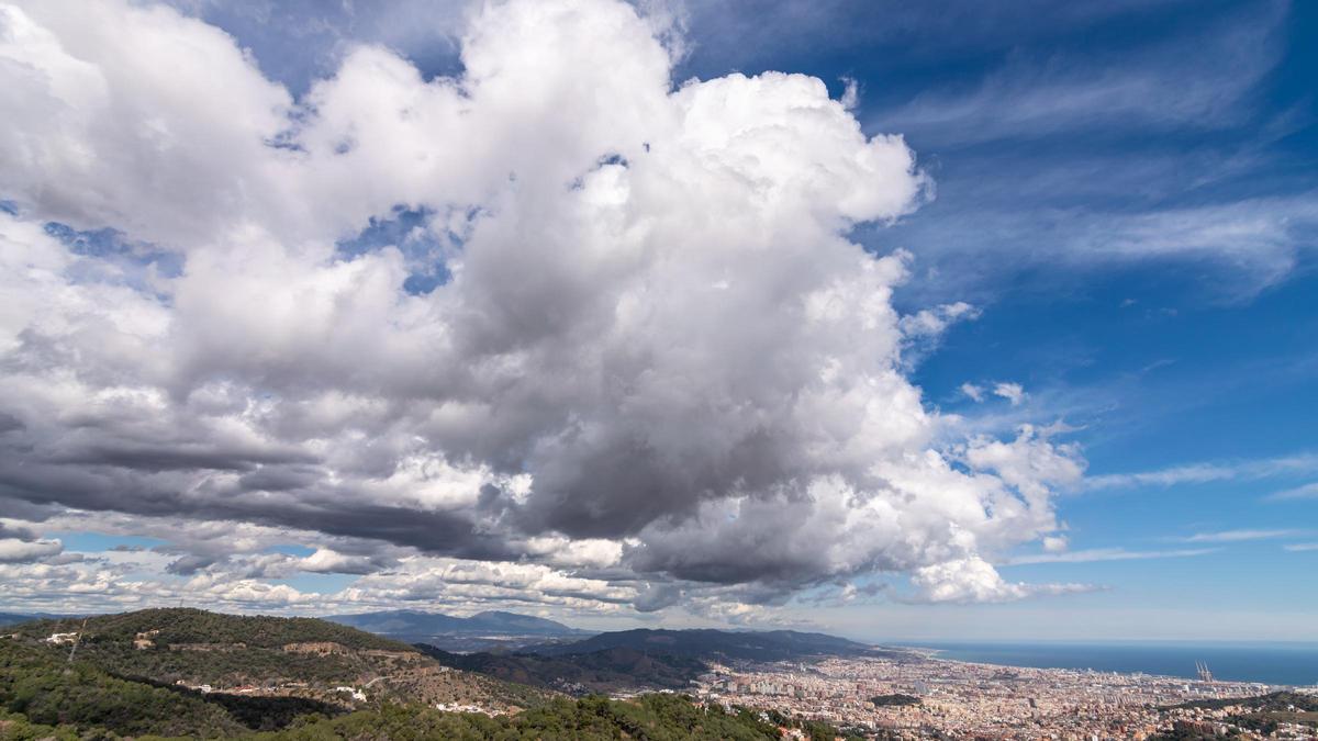 El cielo de Barcelona el 8 de marzo del 2024