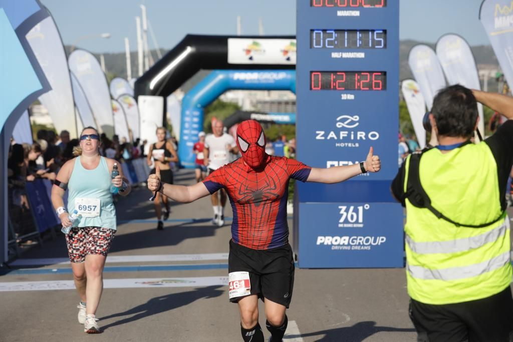 Waren Sie beim Zafiro Marathon Palma am Start? Suchen Sie sich in unserer Fotogalerie