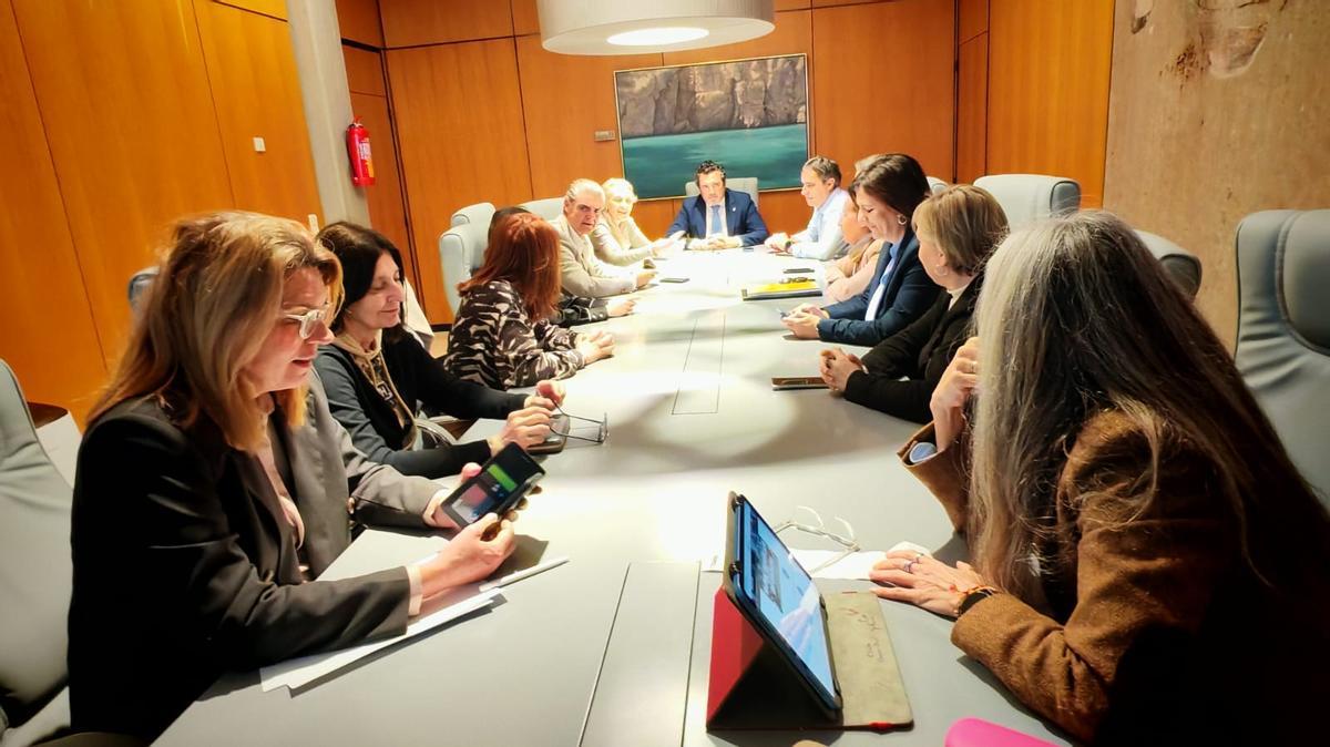 Los miembros del patronato y los suplentes han firmado ante notario la aceptación de los cargos